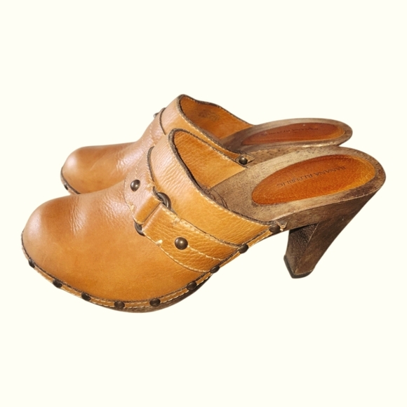 Banana Republic Vintage Tan Leather Clogs with Studded Detail Wooden Heels 8 - Picture 2 of 7